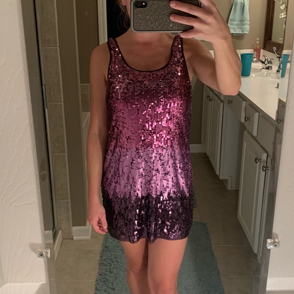 Beautiful pink sequined dress - Picture 1 of 5